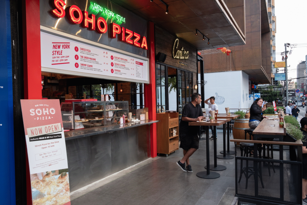 SOHO Pizza Sukhumvit 11 gallery image 2