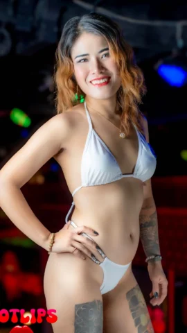 Hot Lips performer posing at the venue